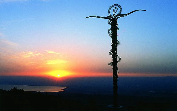 פסל נחש הנחושת בהר נבו, ויקיפדיה