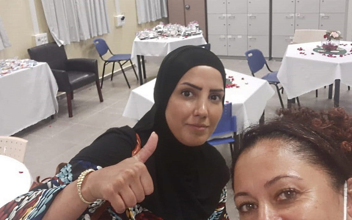 עסקה בהכנת שנת הלימודים החדשה. שריפה אבו-מועמר