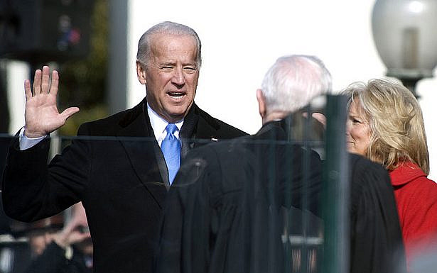 השבעת ג'ו ביידן לתפקיד סגן נשיא ארה"ב 2009, צילום: U.S. federal government
