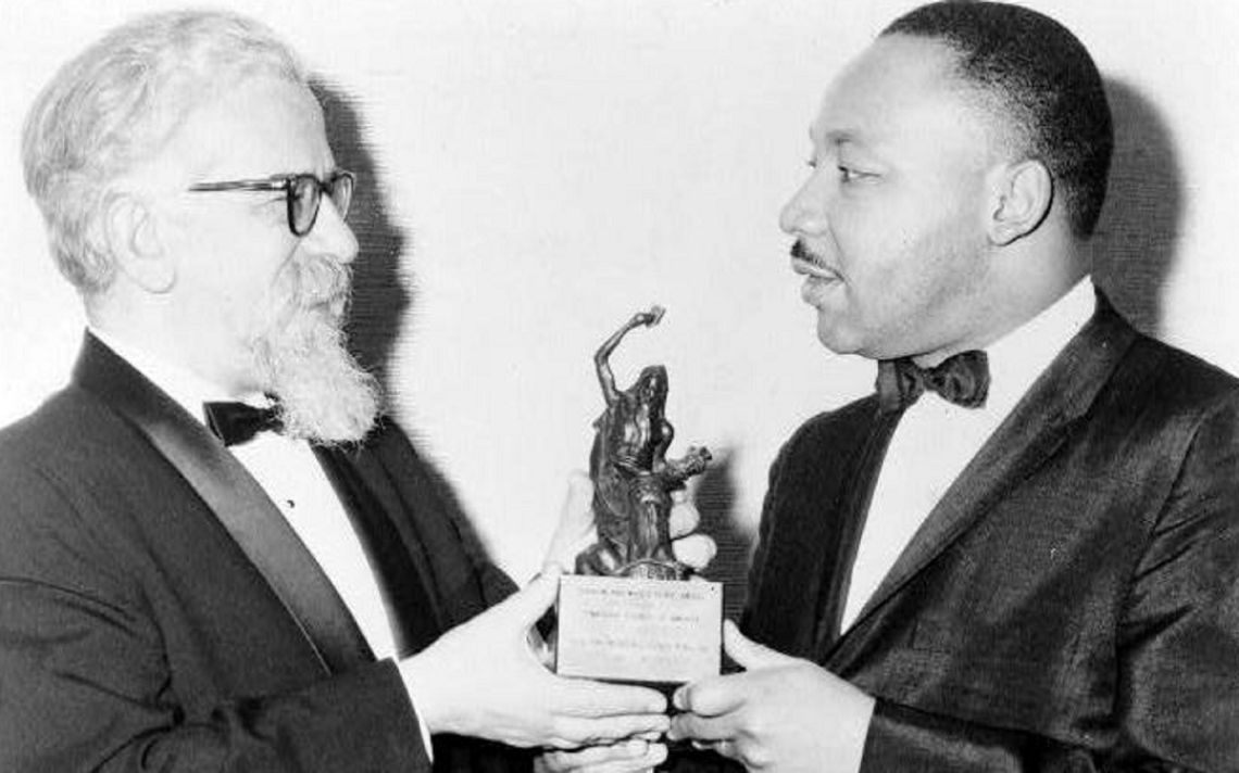אברהם יהושע השל עם מרטין לותר קינג,  1965. מתוך: Library of Congress